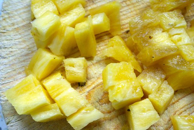 Ananas geschnitten